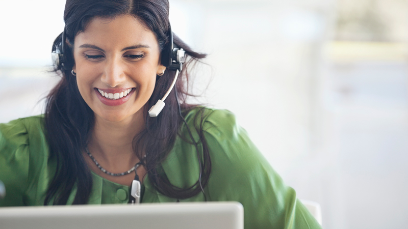 woman_phone_assistance_800x450 Woman on phone