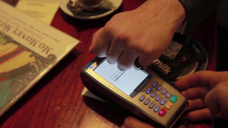 cashless-barcelona-c-800x450 cashless-barcelona-c-800x450